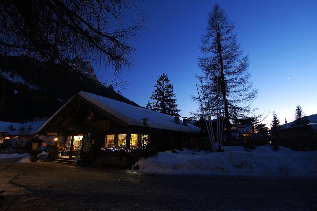 Camping Catinaccio Rosengarten Pozza di Fassa Eksteriør billede